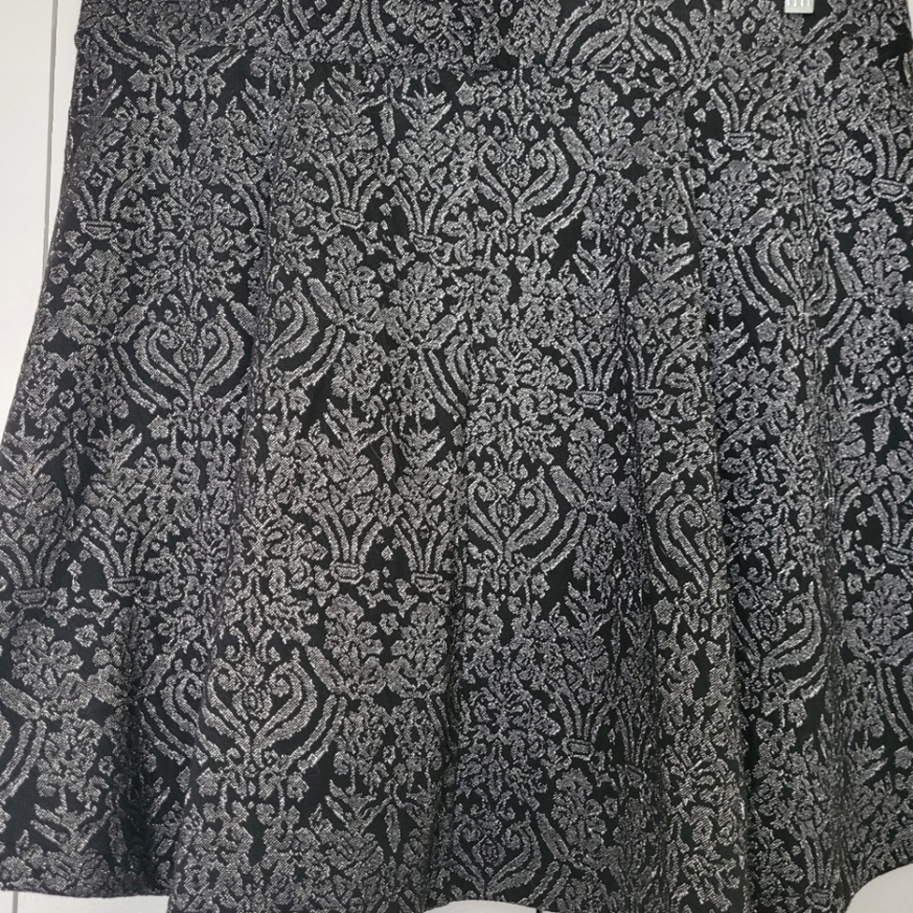 Torrid Metallic Design Knit Skater Mini Skirt size 2 - Picture 12 of 12